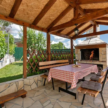 Gorgeous In With Kitchen Holiday home Imotski