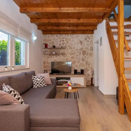 Gorgeous In With Kitchen Imotski